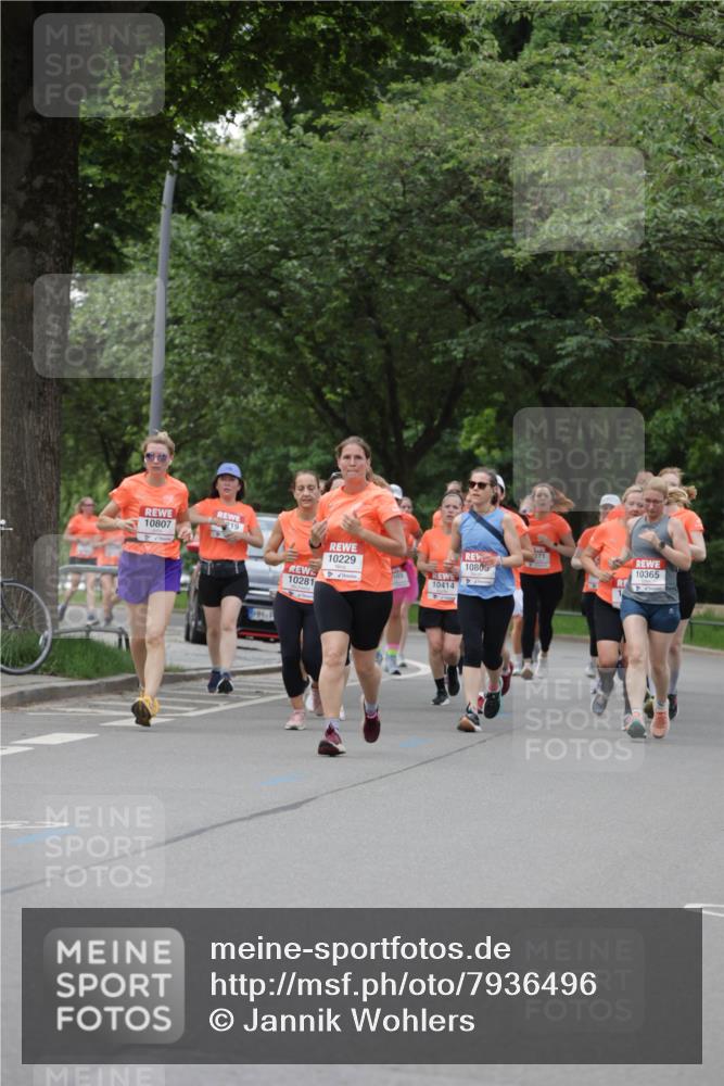 15.06.2025 - REWE Women's Run Jannik Wohlers http://msf.ph/oto/7936496 15.06.2025 08:26:37 Laufen 10807, 19, 10281, 10229, 271, 10809, 103, 10414, 10365 meine-sportfotos.de