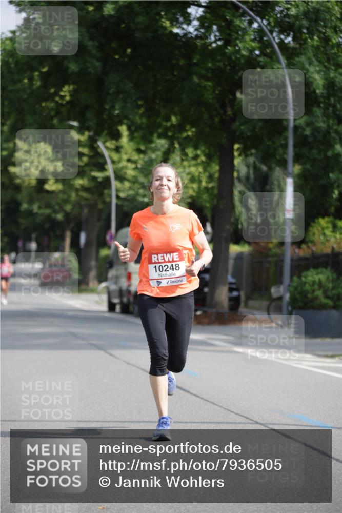 15.06.2025 - REWE Women's Run Jannik Wohlers http://msf.ph/oto/7936505 15.06.2025 08:42:43 Laufen 10248 meine-sportfotos.de