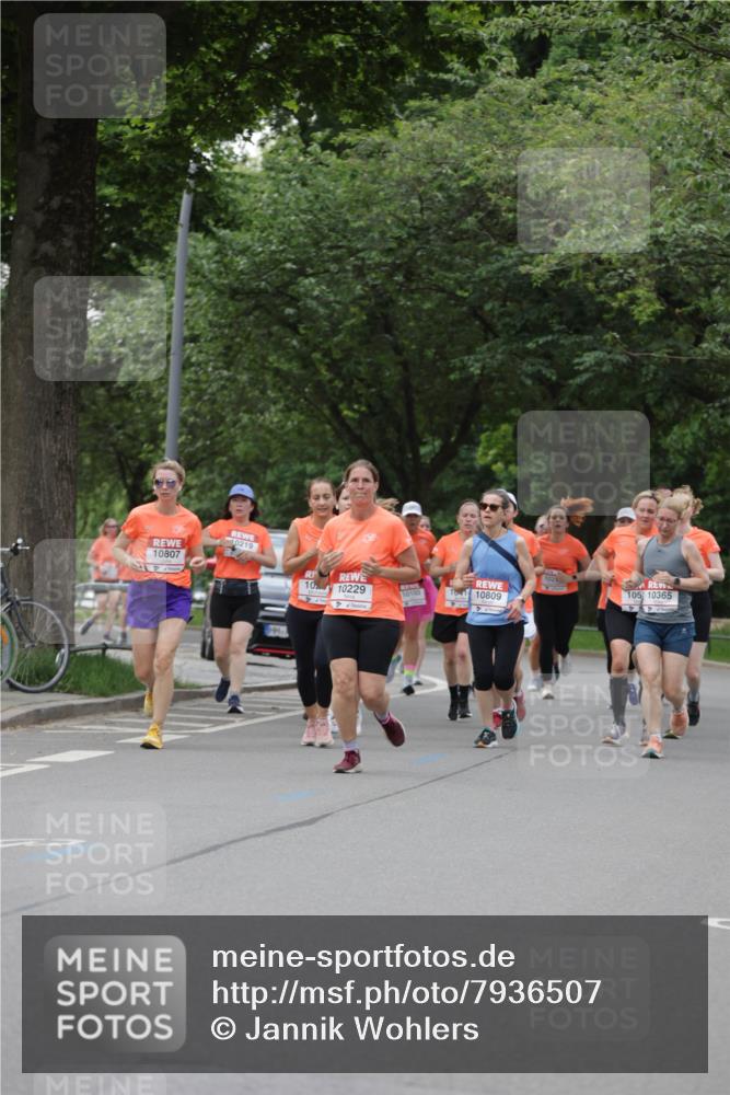 15.06.2025 - REWE Women's Run Jannik Wohlers http://msf.ph/oto/7936507 15.06.2025 08:26:37 Laufen 10807, 4, 10, 10229, 10809 meine-sportfotos.de
