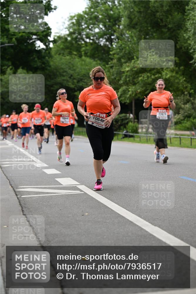 15.06.2025 - REWE Women's Run Dr. Thomas Lammeyer http://msf.ph/oto/7936517 15.06.2025 09:19:27 Laufen 10678, 10646 meine-sportfotos.de
