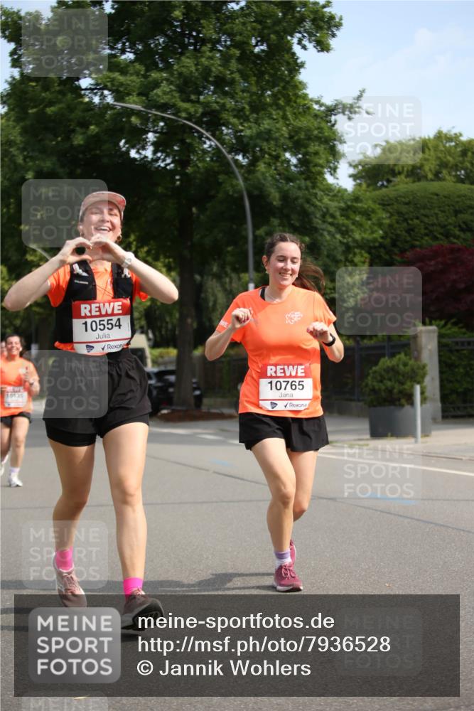 15.06.2025 - REWE Women's Run Jannik Wohlers http://msf.ph/oto/7936528 15.06.2025 09:54:20 Laufen 10135, 10554, 10765 meine-sportfotos.de