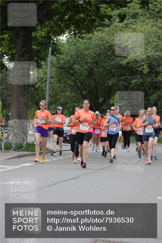 15.06.2025 - REWE Women's Run Jannik Wohlers http://msf.ph/oto/7936530 15.06.2025 08:26:37 Laufen 10229 meine-sportfotos.de