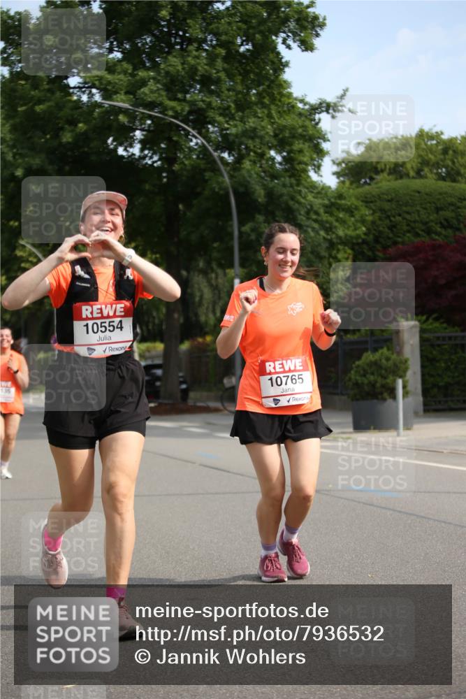 15.06.2025 - REWE Women's Run Jannik Wohlers http://msf.ph/oto/7936532 15.06.2025 09:54:20 Laufen 135, 10554, 10765 meine-sportfotos.de
