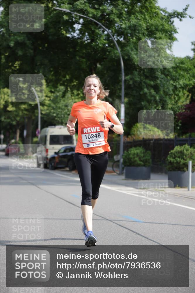 15.06.2025 - REWE Women's Run Jannik Wohlers http://msf.ph/oto/7936536 15.06.2025 08:42:44 Laufen 10248 meine-sportfotos.de