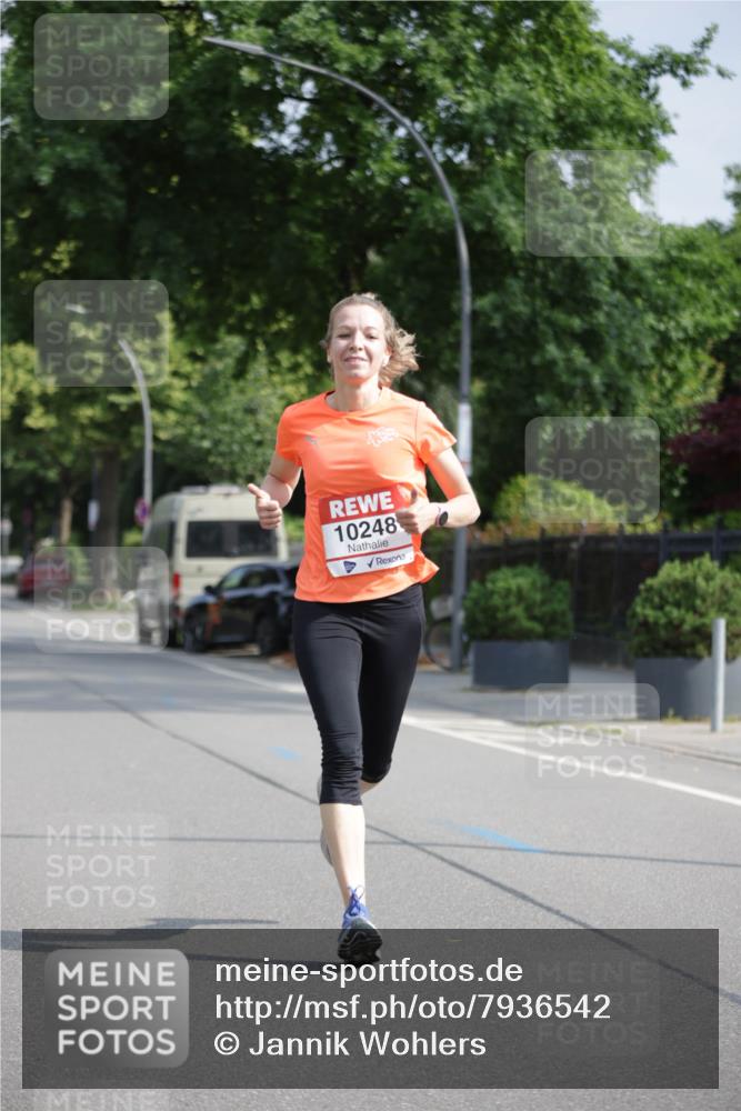 15.06.2025 - REWE Women's Run Jannik Wohlers http://msf.ph/oto/7936542 15.06.2025 08:42:44 Laufen 10248 meine-sportfotos.de