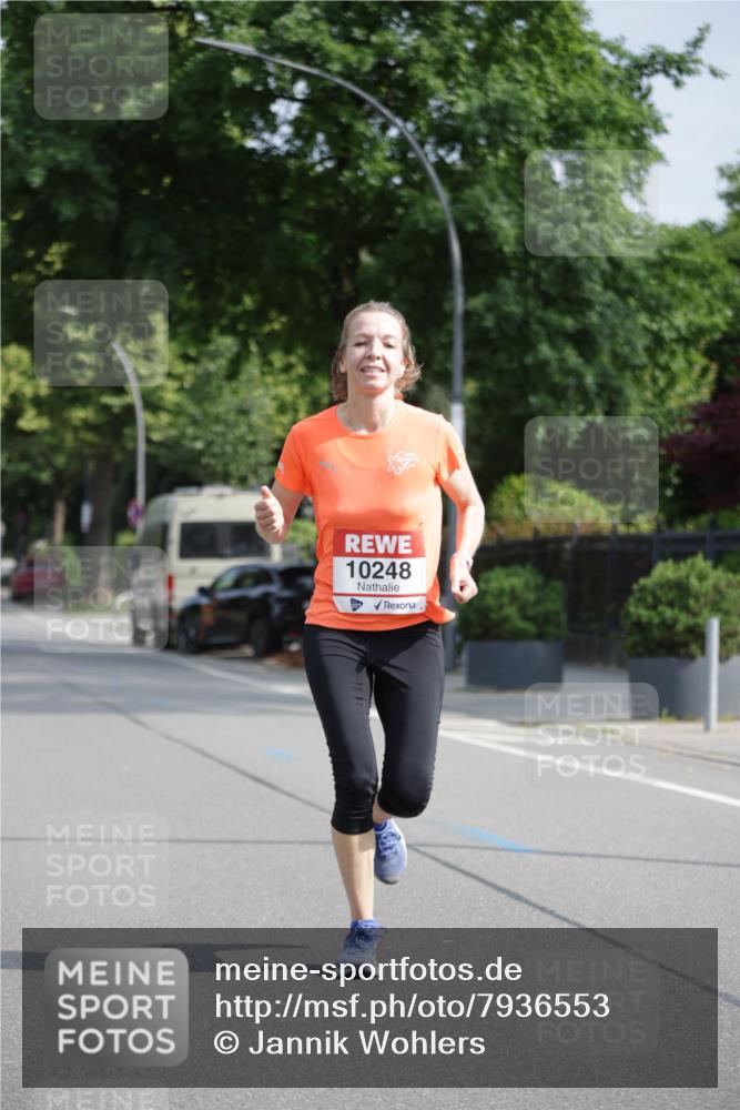 15.06.2025 - REWE Women's Run Jannik Wohlers http://msf.ph/oto/7936553 15.06.2025 08:42:44 Laufen 10248 meine-sportfotos.de