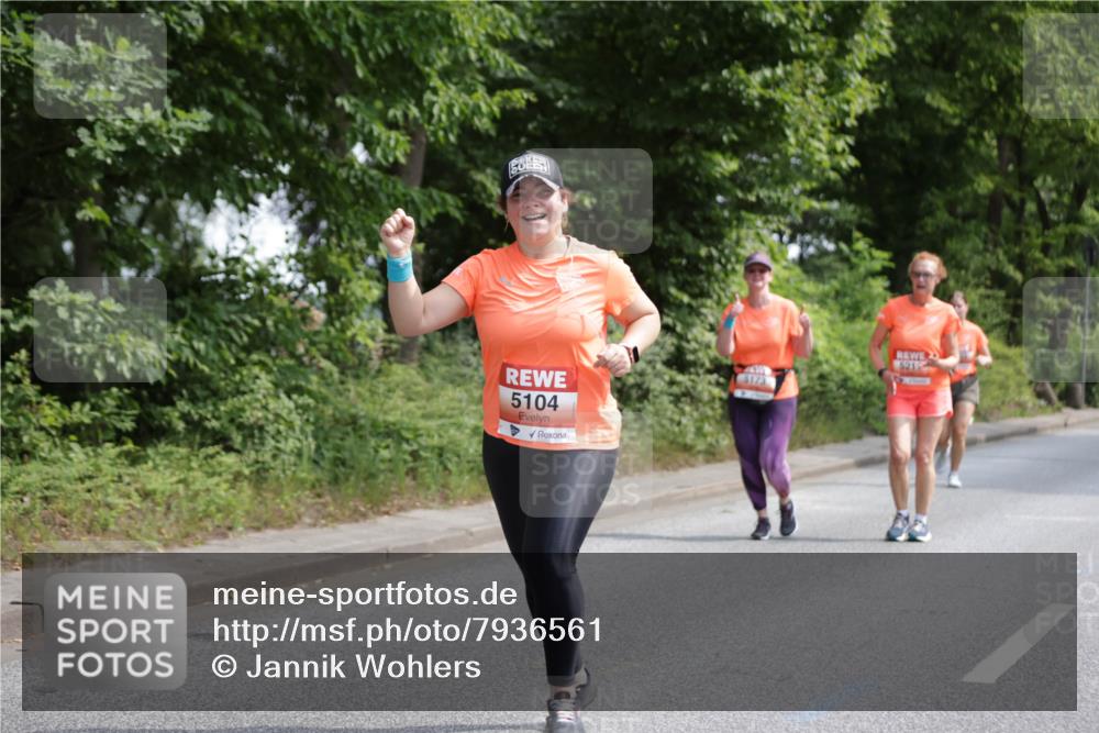 15.06.2025 - REWE Women's Run Jannik Wohlers http://msf.ph/oto/7936561 15.06.2025 10:13:27 Laufen 5104, 6216, 5173 meine-sportfotos.de