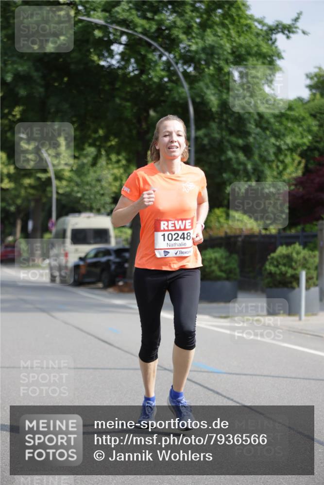 15.06.2025 - REWE Women's Run Jannik Wohlers http://msf.ph/oto/7936566 15.06.2025 08:42:44 Laufen 10248 meine-sportfotos.de
