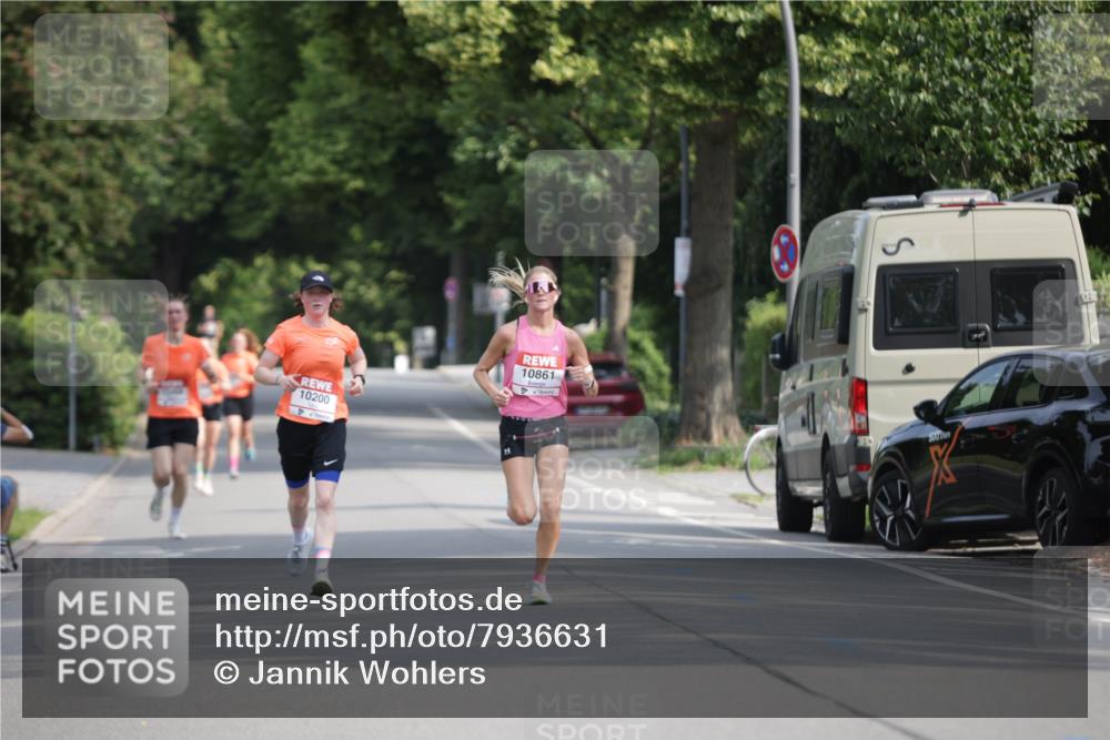 15.06.2025 - REWE Women's Run Jannik Wohlers http://msf.ph/oto/7936631 15.06.2025 08:42:50 Laufen 10861, 10200 meine-sportfotos.de