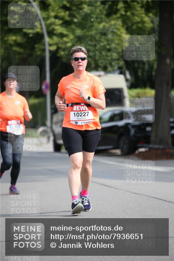 15.06.2025 - REWE Women's Run Jannik Wohlers http://msf.ph/oto/7936651 15.06.2025 09:54:40 Laufen 10415, 13, 10227 meine-sportfotos.de