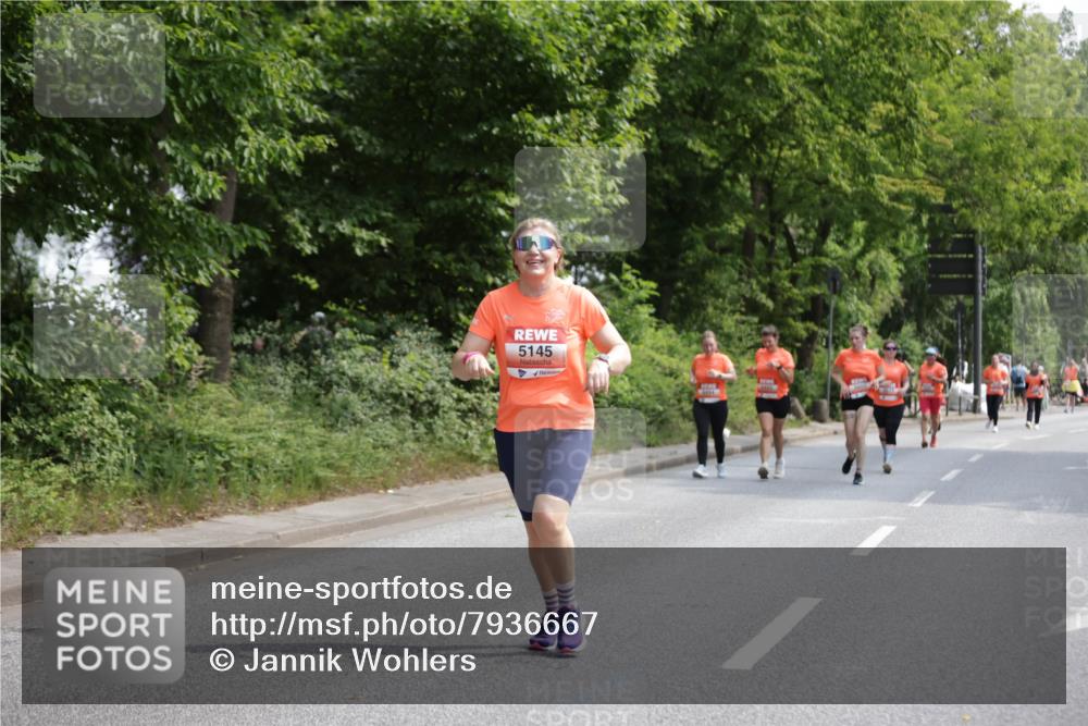 15.06.2025 - REWE Women's Run Jannik Wohlers http://msf.ph/oto/7936667 15.06.2025 10:13:34 Laufen 5145 meine-sportfotos.de