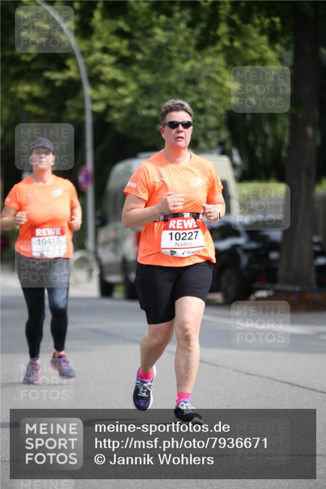 15.06.2025 - REWE Women's Run Jannik Wohlers http://msf.ph/oto/7936671 15.06.2025 09:54:40 Laufen 10415, 10227 meine-sportfotos.de