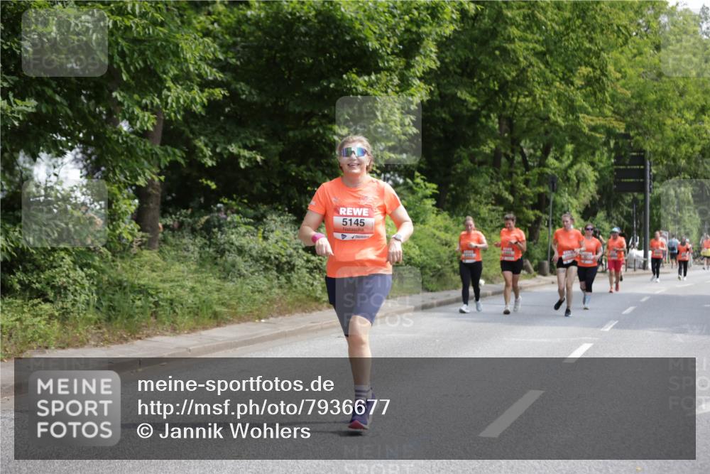 15.06.2025 - REWE Women's Run Jannik Wohlers http://msf.ph/oto/7936677 15.06.2025 10:13:34 Laufen 5145 meine-sportfotos.de