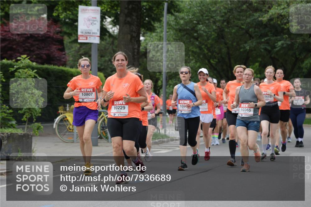 15.06.2025 - REWE Women's Run Jannik Wohlers http://msf.ph/oto/7936689 15.06.2025 08:26:40 Laufen 15, 2025, 10807, 10229, 1080, 407, 10365, 0668, 10115 meine-sportfotos.de