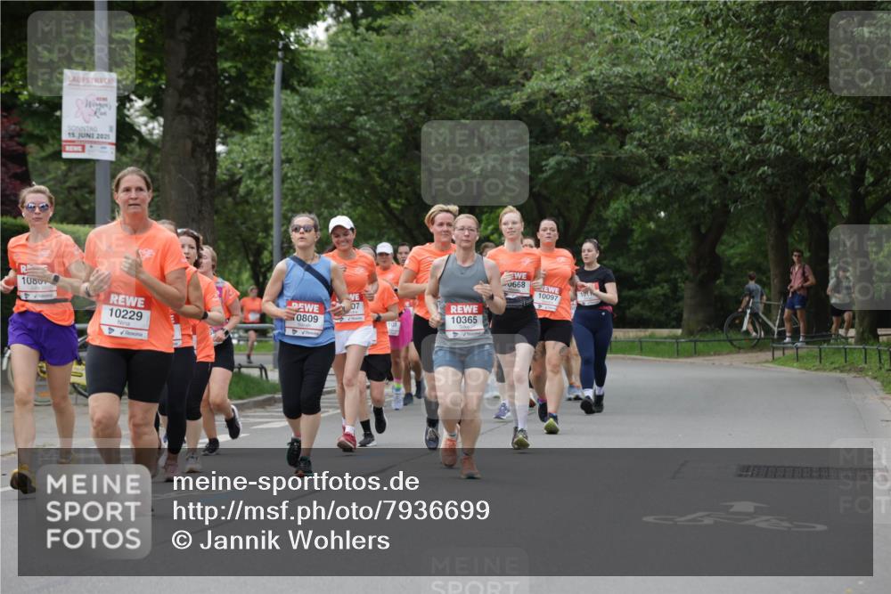 15.06.2025 - REWE Women's Run Jannik Wohlers http://msf.ph/oto/7936699 15.06.2025 08:26:40 Laufen 15, 2025, 10807, 10229, 0809, 07, 0668, 10097, 10365, 103 meine-sportfotos.de