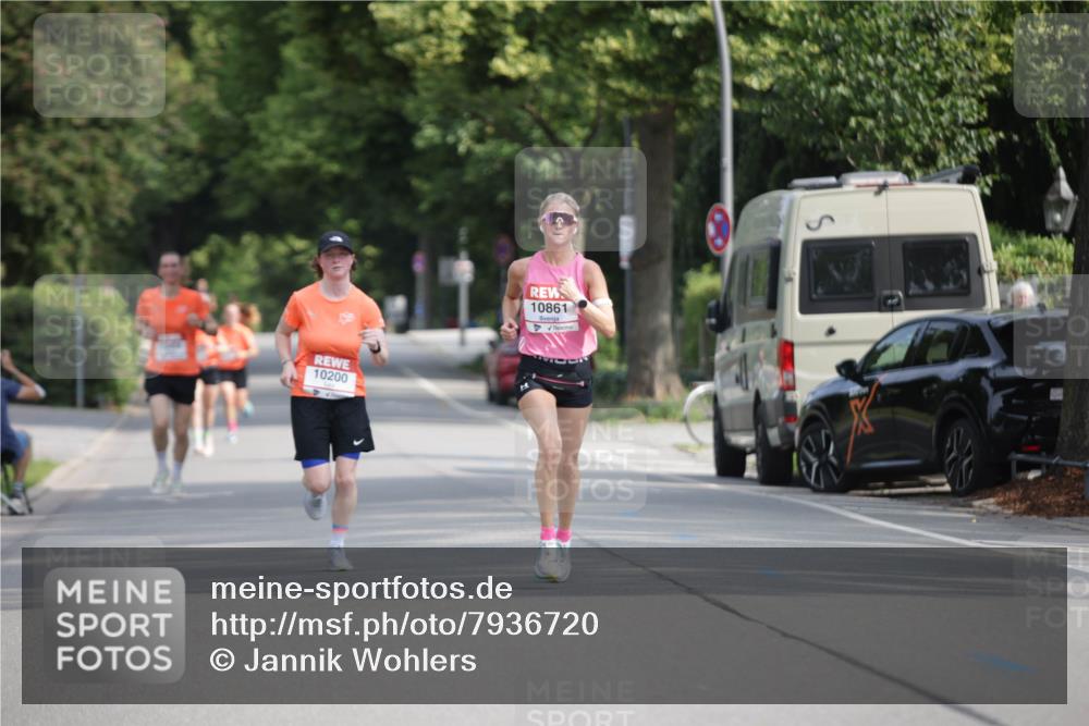 15.06.2025 - REWE Women's Run Jannik Wohlers http://msf.ph/oto/7936720 15.06.2025 08:42:51 Laufen 10200, 10861 meine-sportfotos.de