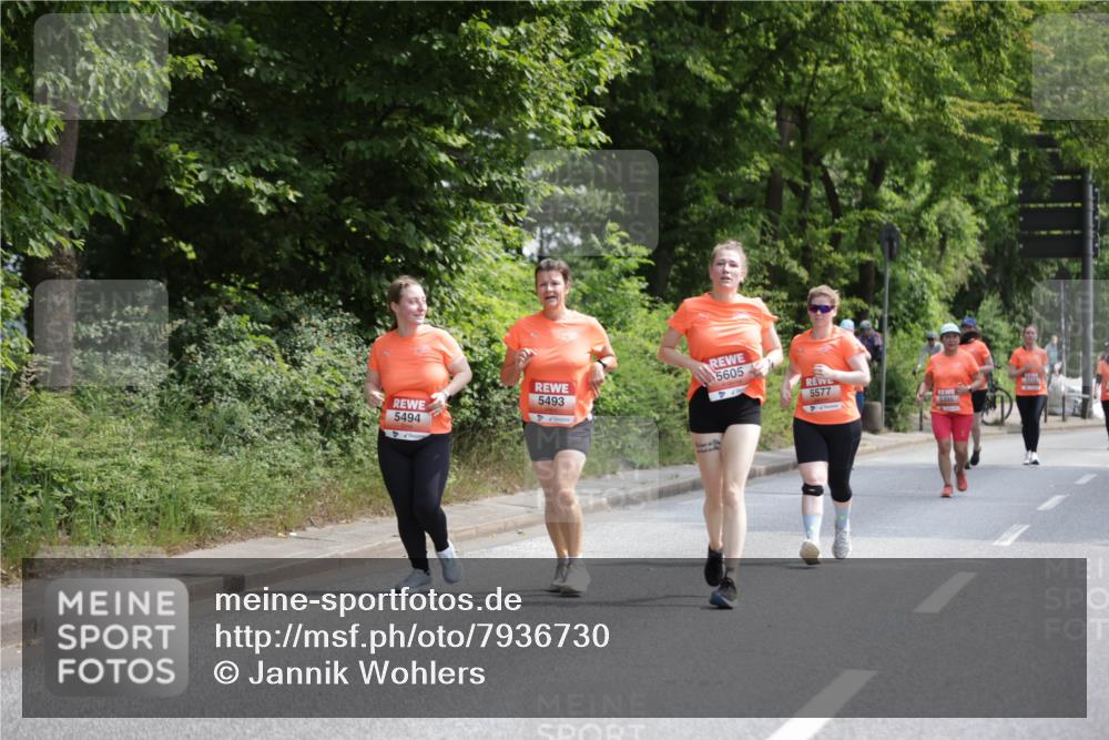 15.06.2025 - REWE Women's Run Jannik Wohlers http://msf.ph/oto/7936730 15.06.2025 10:13:38 Laufen 5494, 5605, 5493, 5577, 5395 meine-sportfotos.de
