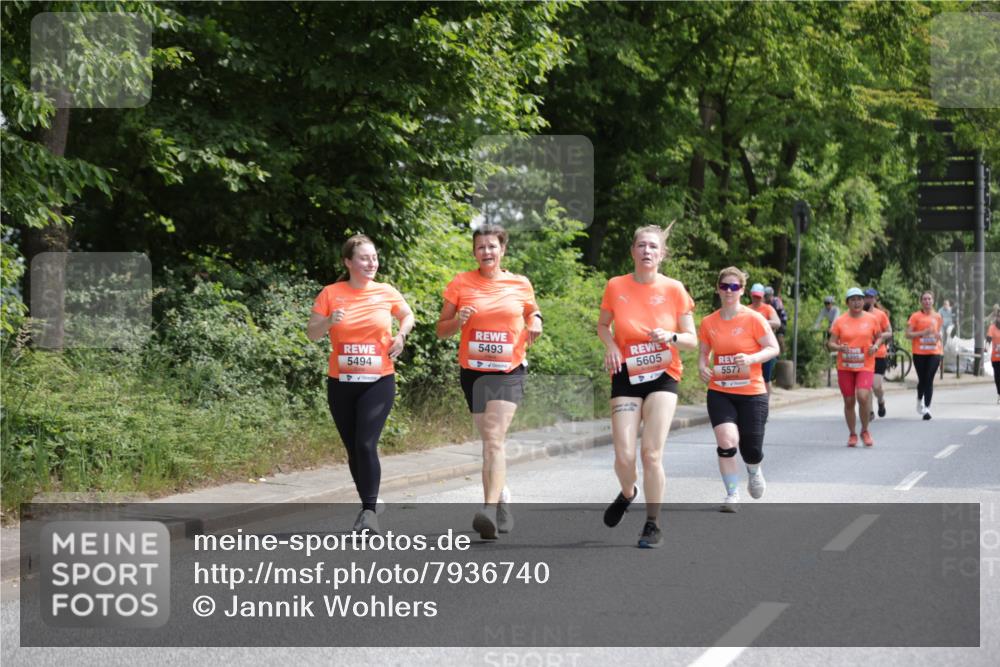 15.06.2025 - REWE Women's Run Jannik Wohlers http://msf.ph/oto/7936740 15.06.2025 10:13:38 Laufen 5494, 5493, 5605, 5577 meine-sportfotos.de