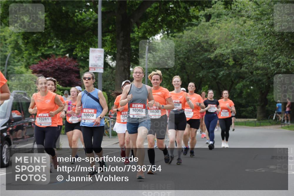 15.06.2025 - REWE Women's Run Jannik Wohlers http://msf.ph/oto/7936754 15.06.2025 08:26:43 Laufen 10809, 10281, 10464, 104, 10365, 10530, 668, 0115, 10271, 10097 meine-sportfotos.de