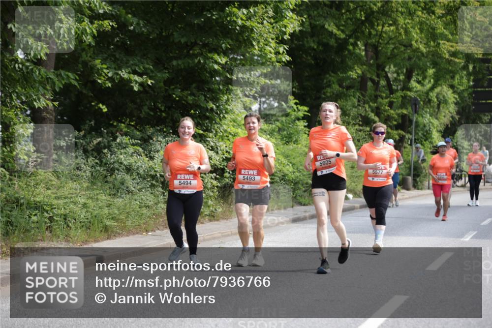 15.06.2025 - REWE Women's Run Jannik Wohlers http://msf.ph/oto/7936766 15.06.2025 10:13:38 Laufen 5494, 5493, 5605, 5577, 395 meine-sportfotos.de