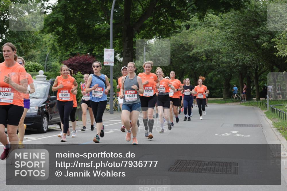15.06.2025 - REWE Women's Run Jannik Wohlers http://msf.ph/oto/7936777 15.06.2025 08:26:43 Laufen 10229, 10281, 0668, 10809, 10530, 097, 10115, 10271, 10365, 10464 meine-sportfotos.de
