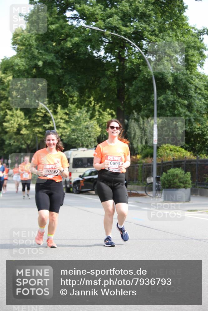 15.06.2025 - REWE Women's Run Jannik Wohlers http://msf.ph/oto/7936793 15.06.2025 09:54:47 Laufen 10793, 0690 meine-sportfotos.de