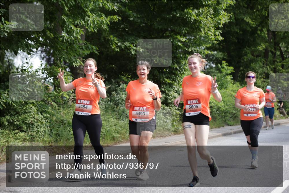 15.06.2025 - REWE Women's Run Jannik Wohlers http://msf.ph/oto/7936797 15.06.2025 10:13:40 Laufen 5493, 5494, 5605, 577 meine-sportfotos.de