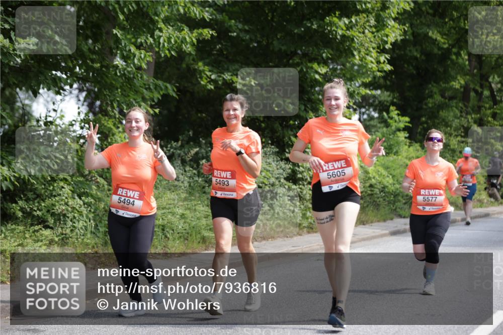 15.06.2025 - REWE Women's Run Jannik Wohlers http://msf.ph/oto/7936816 15.06.2025 10:13:40 Laufen 5494, 5493, 5605, 5577 meine-sportfotos.de
