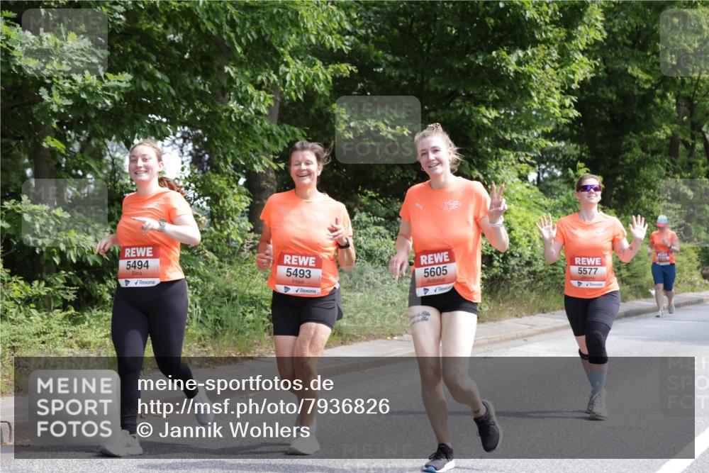 15.06.2025 - REWE Women's Run Jannik Wohlers http://msf.ph/oto/7936826 15.06.2025 10:13:41 Laufen 5494, 5493, 5605, 5577 meine-sportfotos.de