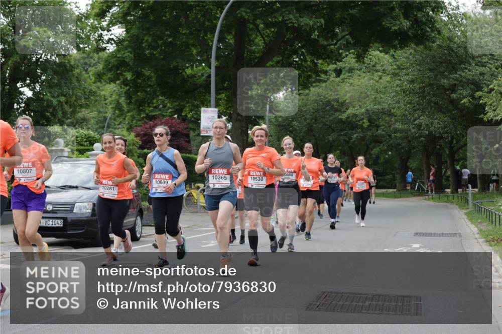 15.06.2025 - REWE Women's Run Jannik Wohlers http://msf.ph/oto/7936830 15.06.2025 08:26:44 Laufen 10807, 1043, 0668, 10115, 10809, 10365, 10530, 1007, 10271, 10281 meine-sportfotos.de