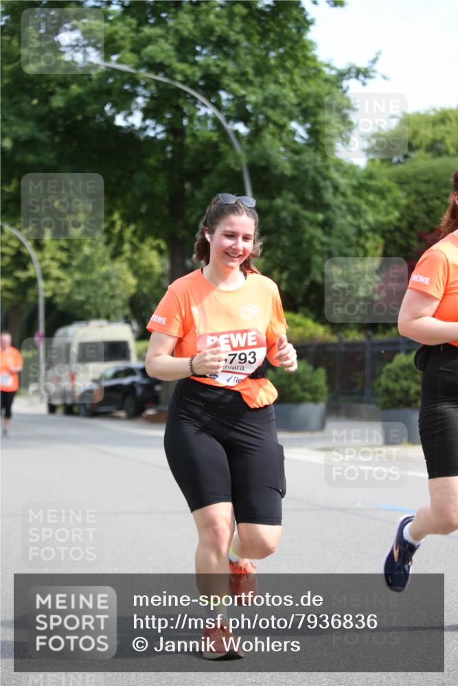 15.06.2025 - REWE Women's Run Jannik Wohlers http://msf.ph/oto/7936836 15.06.2025 09:54:49 Laufen 793 meine-sportfotos.de