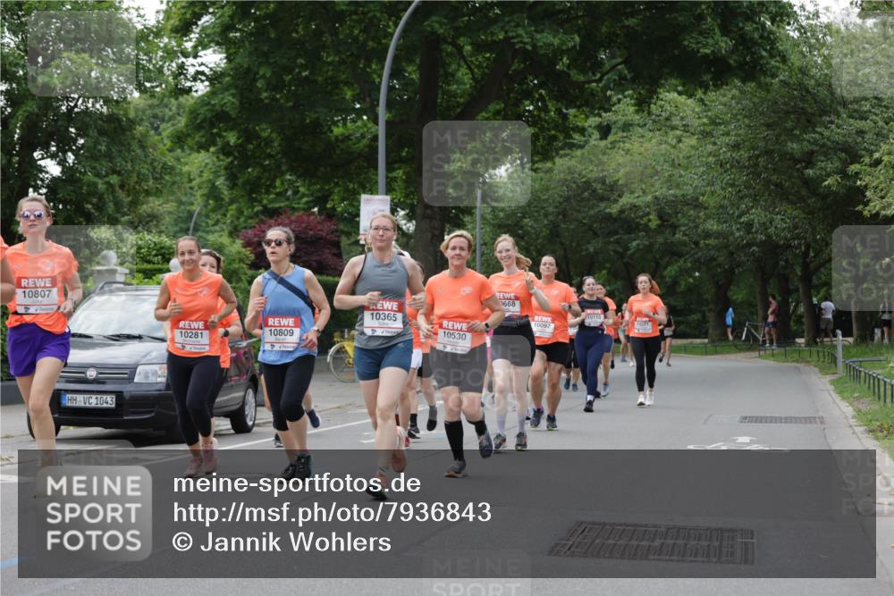 15.06.2025 - REWE Women's Run Jannik Wohlers http://msf.ph/oto/7936843 15.06.2025 08:26:44 Laufen 10807, 10365, 10809, 10530, 10281, 1043, 668, 10115, 10271, 10097 meine-sportfotos.de
