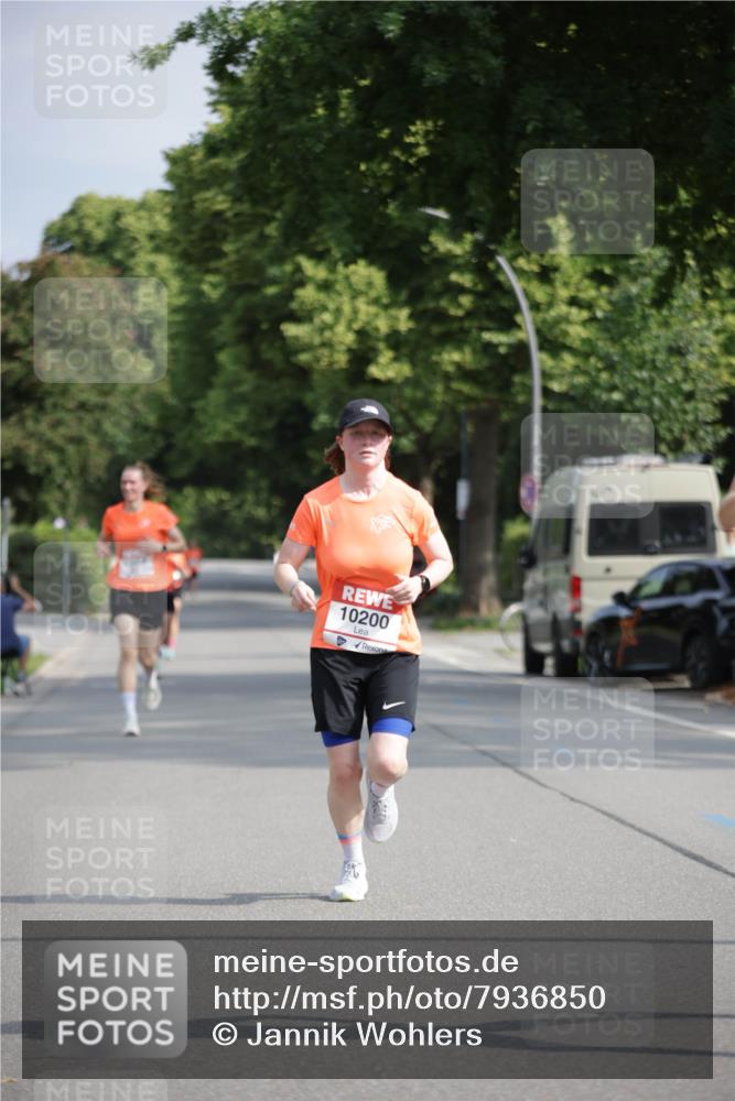 15.06.2025 - REWE Women's Run Jannik Wohlers http://msf.ph/oto/7936850 15.06.2025 08:42:55 Laufen 10200 meine-sportfotos.de