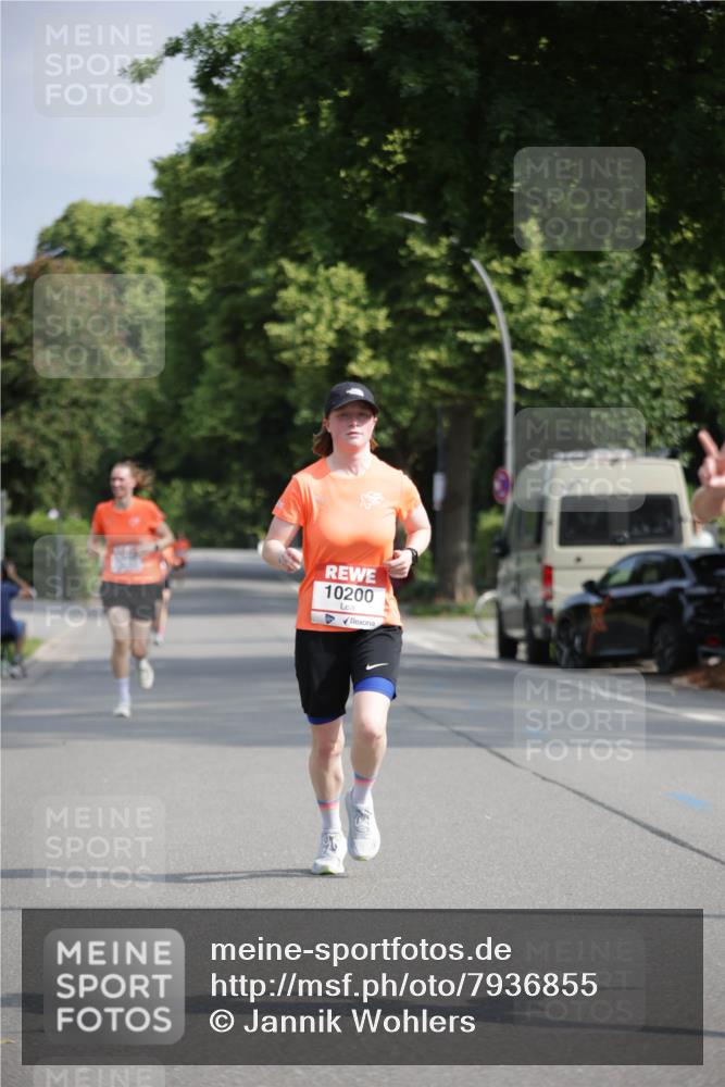 15.06.2025 - REWE Women's Run Jannik Wohlers http://msf.ph/oto/7936855 15.06.2025 08:42:55 Laufen 10200 meine-sportfotos.de