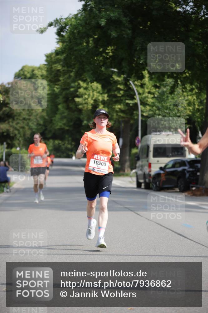 15.06.2025 - REWE Women's Run Jannik Wohlers http://msf.ph/oto/7936862 15.06.2025 08:42:55 Laufen 10200 meine-sportfotos.de