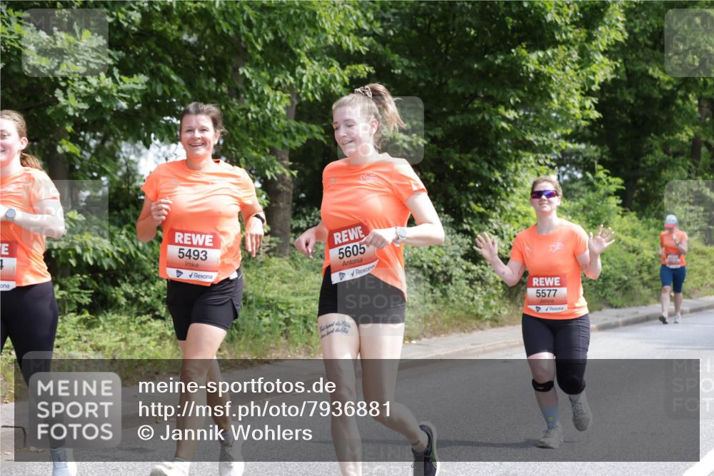 15.06.2025 - REWE Women's Run Jannik Wohlers http://msf.ph/oto/7936881 15.06.2025 10:13:41 Laufen 5493, 5605, 5577 meine-sportfotos.de