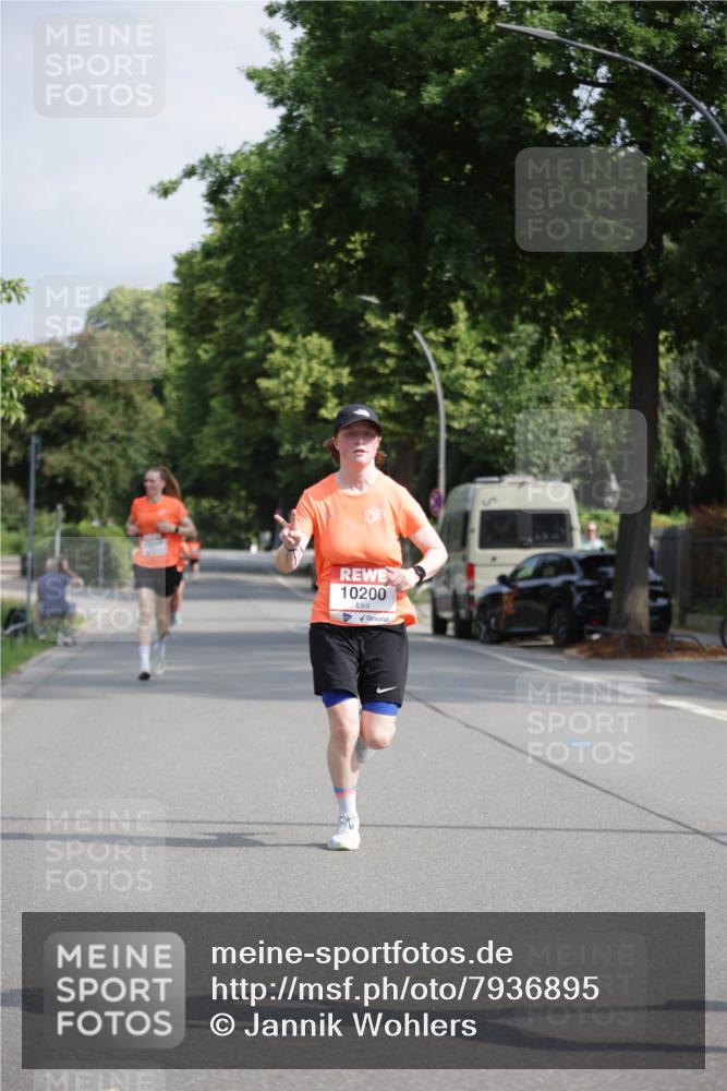 15.06.2025 - REWE Women's Run Jannik Wohlers http://msf.ph/oto/7936895 15.06.2025 08:42:56 Laufen 10200 meine-sportfotos.de