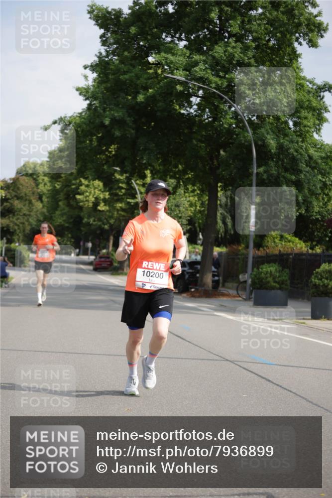 15.06.2025 - REWE Women's Run Jannik Wohlers http://msf.ph/oto/7936899 15.06.2025 08:42:57 Laufen 10200 meine-sportfotos.de