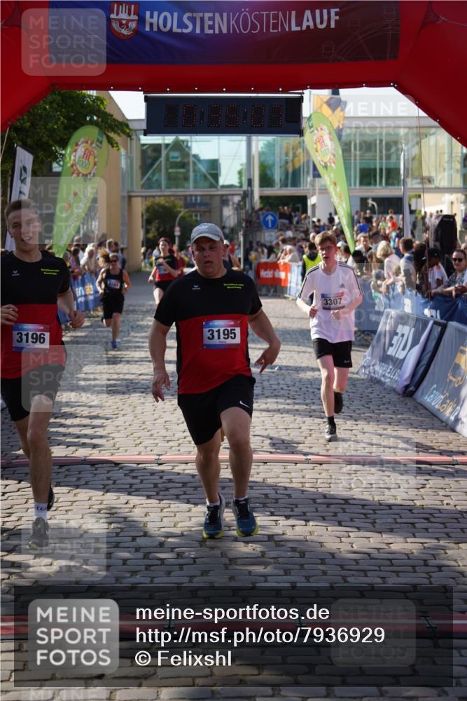 13.06.2025 - Holstenköstenlauf Felixshl http://msf.ph/oto/7936929 13.06.2025 18:05:09 Laufen 2255, 2370, 2556, 2558, 3164, 3195, 3196, 3198, 3307 meine-sportfotos.de