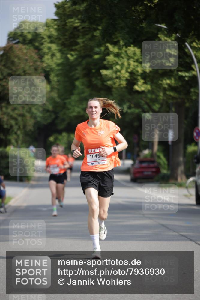 15.06.2025 - REWE Women's Run Jannik Wohlers http://msf.ph/oto/7936930 15.06.2025 08:42:58 Laufen 1045 meine-sportfotos.de