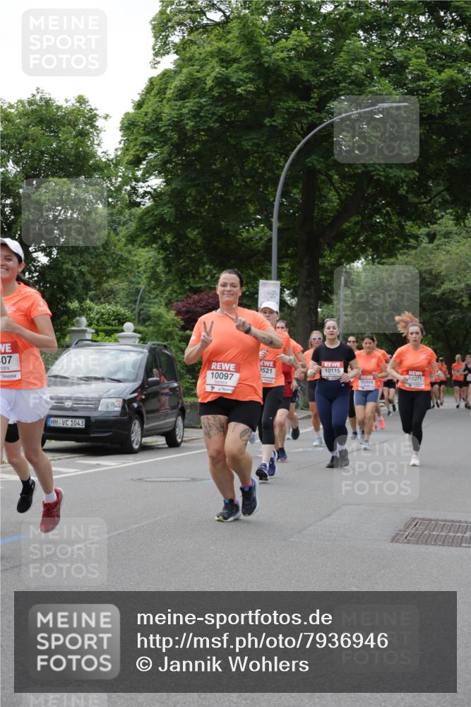 15.06.2025 - REWE Women's Run Jannik Wohlers http://msf.ph/oto/7936946 15.06.2025 08:26:47 Laufen 07, 1043, 10115, 1521, 10271, 10097, 10860 meine-sportfotos.de