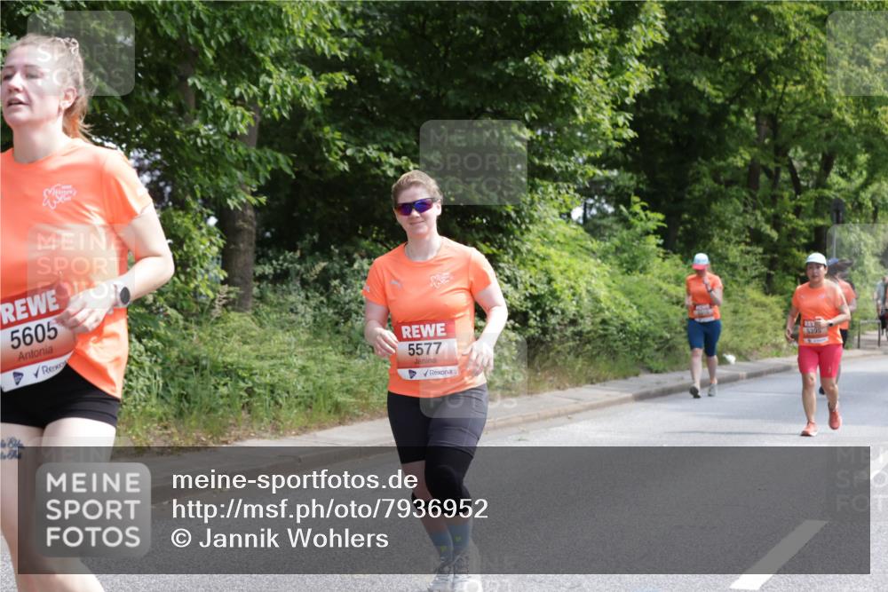 15.06.2025 - REWE Women's Run Jannik Wohlers http://msf.ph/oto/7936952 15.06.2025 10:13:42 Laufen 5605, 5577, 5395 meine-sportfotos.de