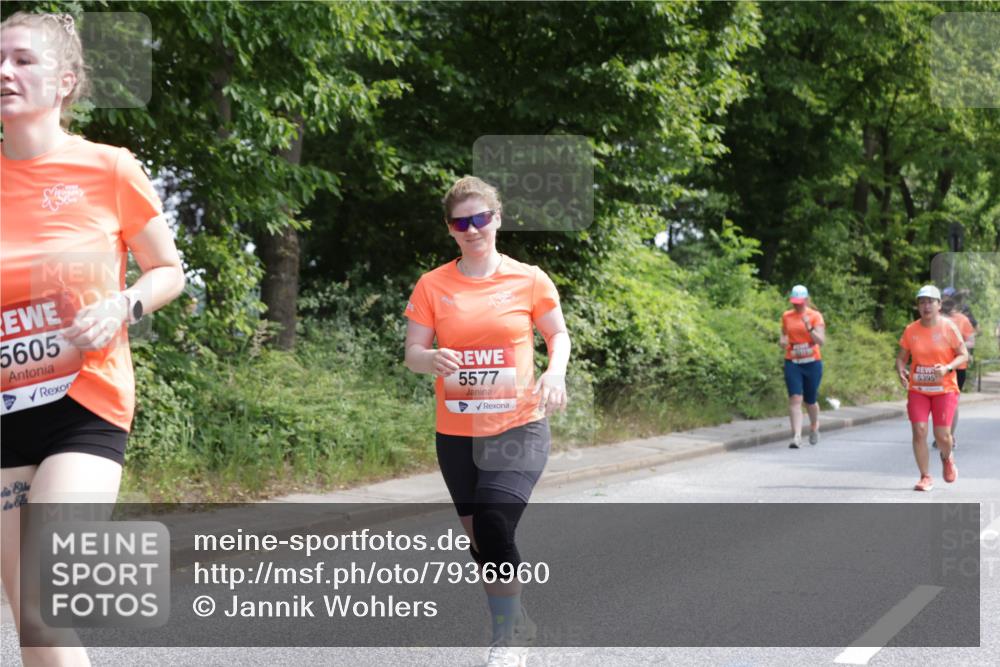 15.06.2025 - REWE Women's Run Jannik Wohlers http://msf.ph/oto/7936960 15.06.2025 10:13:42 Laufen 5605, 5577, 5395 meine-sportfotos.de