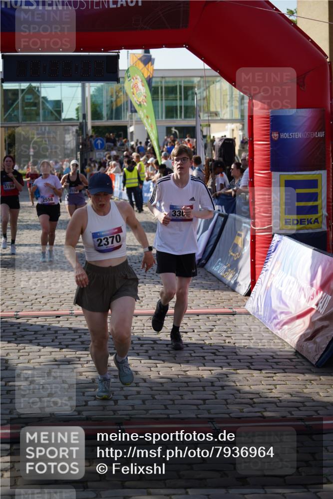 13.06.2025 - Holstenköstenlauf Felixshl http://msf.ph/oto/7936964 13.06.2025 18:05:10 Laufen 2255, 2370, 2556, 2558, 3164, 3195, 3196, 3198, 3307 meine-sportfotos.de