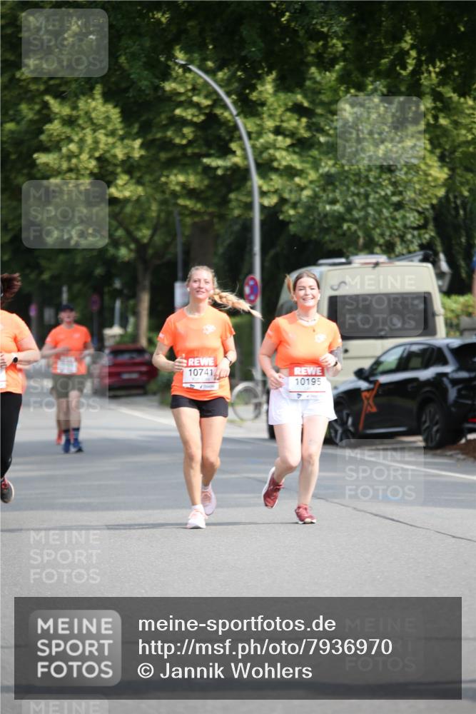 15.06.2025 - REWE Women's Run Jannik Wohlers http://msf.ph/oto/7936970 15.06.2025 09:54:56 Laufen 10741, 10195 meine-sportfotos.de