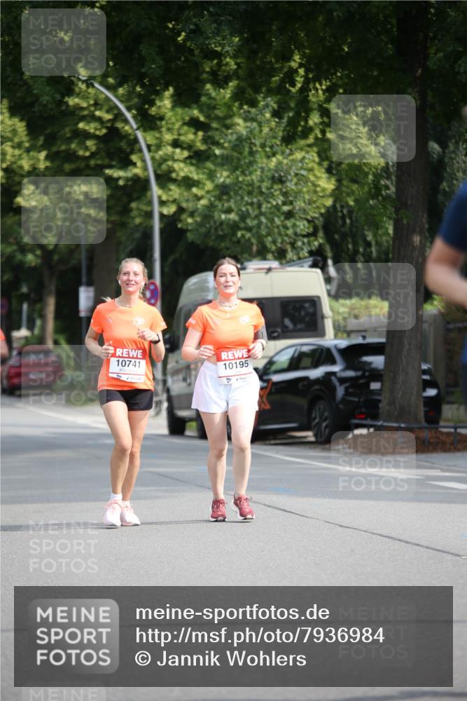 15.06.2025 - REWE Women's Run Jannik Wohlers http://msf.ph/oto/7936984 15.06.2025 09:54:57 Laufen 10741, 10195 meine-sportfotos.de