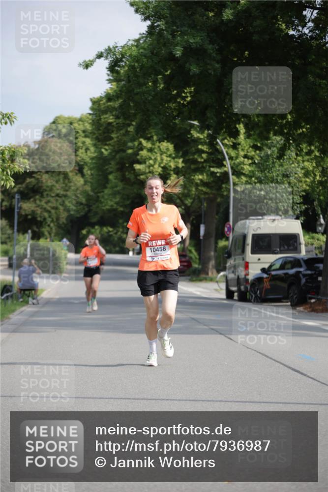 15.06.2025 - REWE Women's Run Jannik Wohlers http://msf.ph/oto/7936987 15.06.2025 08:42:59 Laufen 10458 meine-sportfotos.de