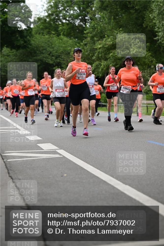 15.06.2025 - REWE Women's Run Dr. Thomas Lammeyer http://msf.ph/oto/7937002 15.06.2025 09:19:37 Laufen 10577, 10239, 10685 meine-sportfotos.de