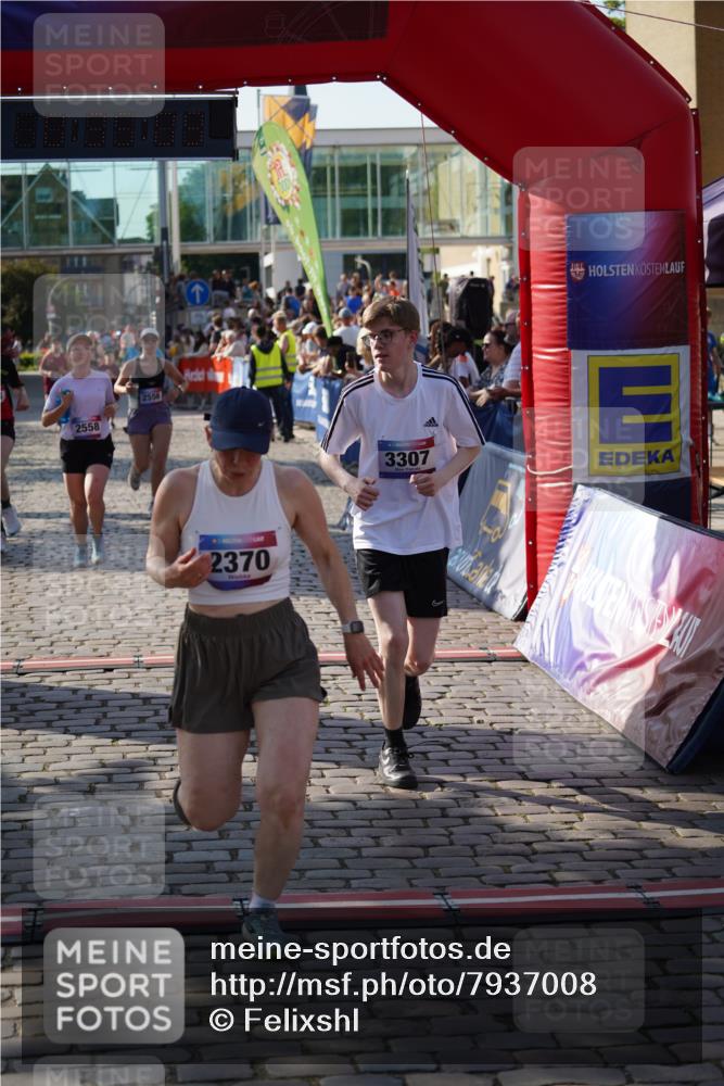 13.06.2025 - Holstenköstenlauf Felixshl http://msf.ph/oto/7937008 13.06.2025 18:05:10 Laufen 2255, 2370, 2556, 2558, 3164, 3195, 3196, 3198, 3307 meine-sportfotos.de