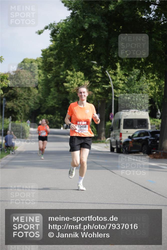 15.06.2025 - REWE Women's Run Jannik Wohlers http://msf.ph/oto/7937016 15.06.2025 08:42:59 Laufen 10458 meine-sportfotos.de